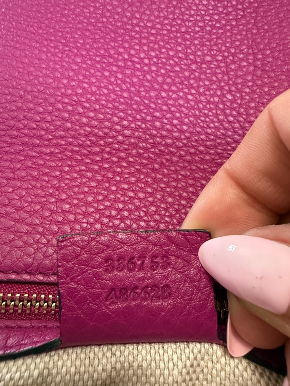 Gucci Pink Leather Clutch with Iconic GG Logo - Picture 14 of 14